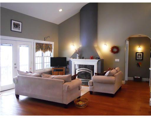 4 Badger Lane Readfield, ME 04355 - Photo 2 of 24 Living Room.