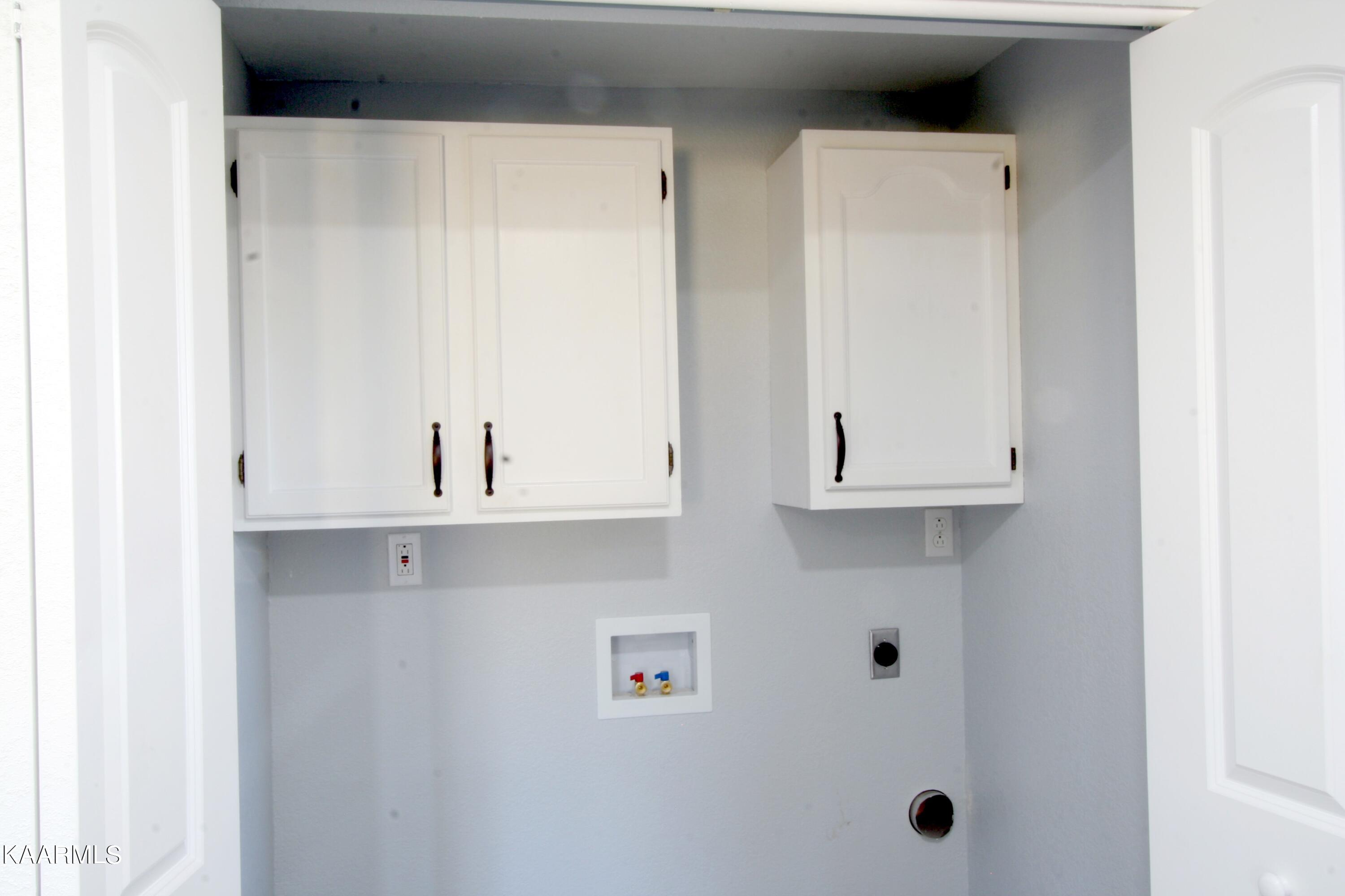 501 Wallace Road Luttrell, TN 37779 - Photo 17 of 38 Laundry Rm Cabinets 15
