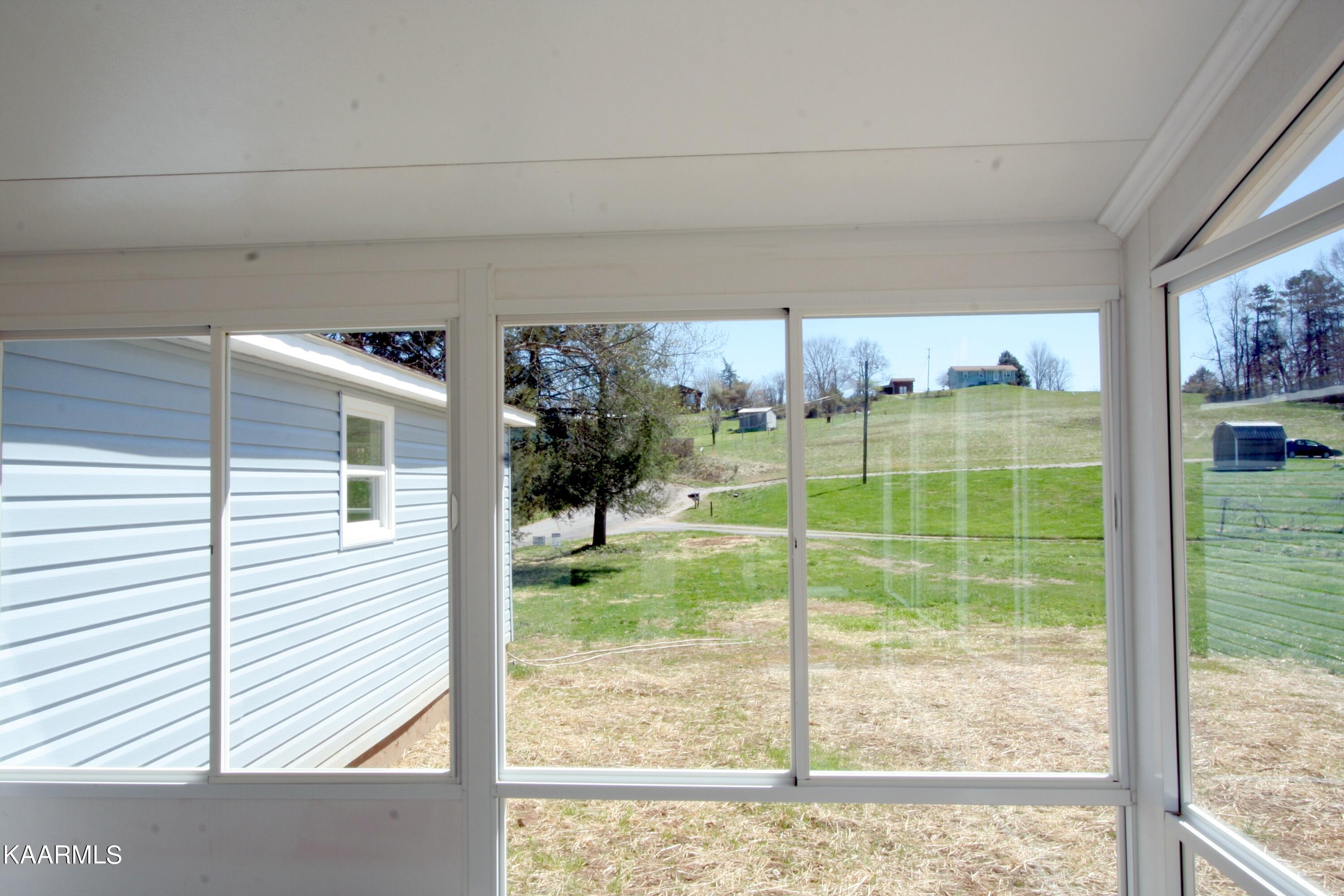 501 Wallace Road Luttrell, TN 37779 - Photo 18 of 38 Left Side Vu From SunRm X