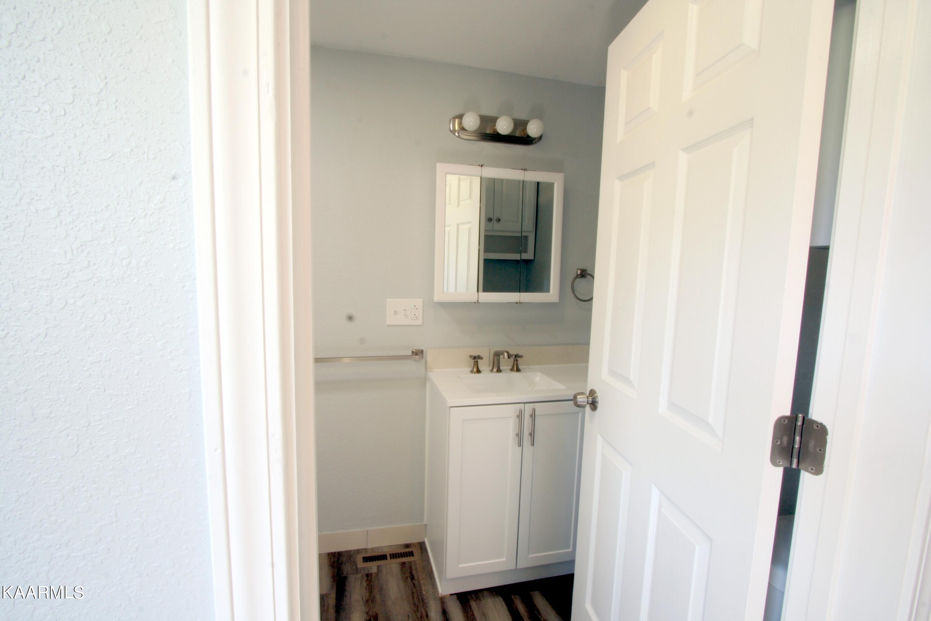 501 Wallace Road Luttrell, TN 37779 - Photo 30 of 38 Master Suite Bath 05
