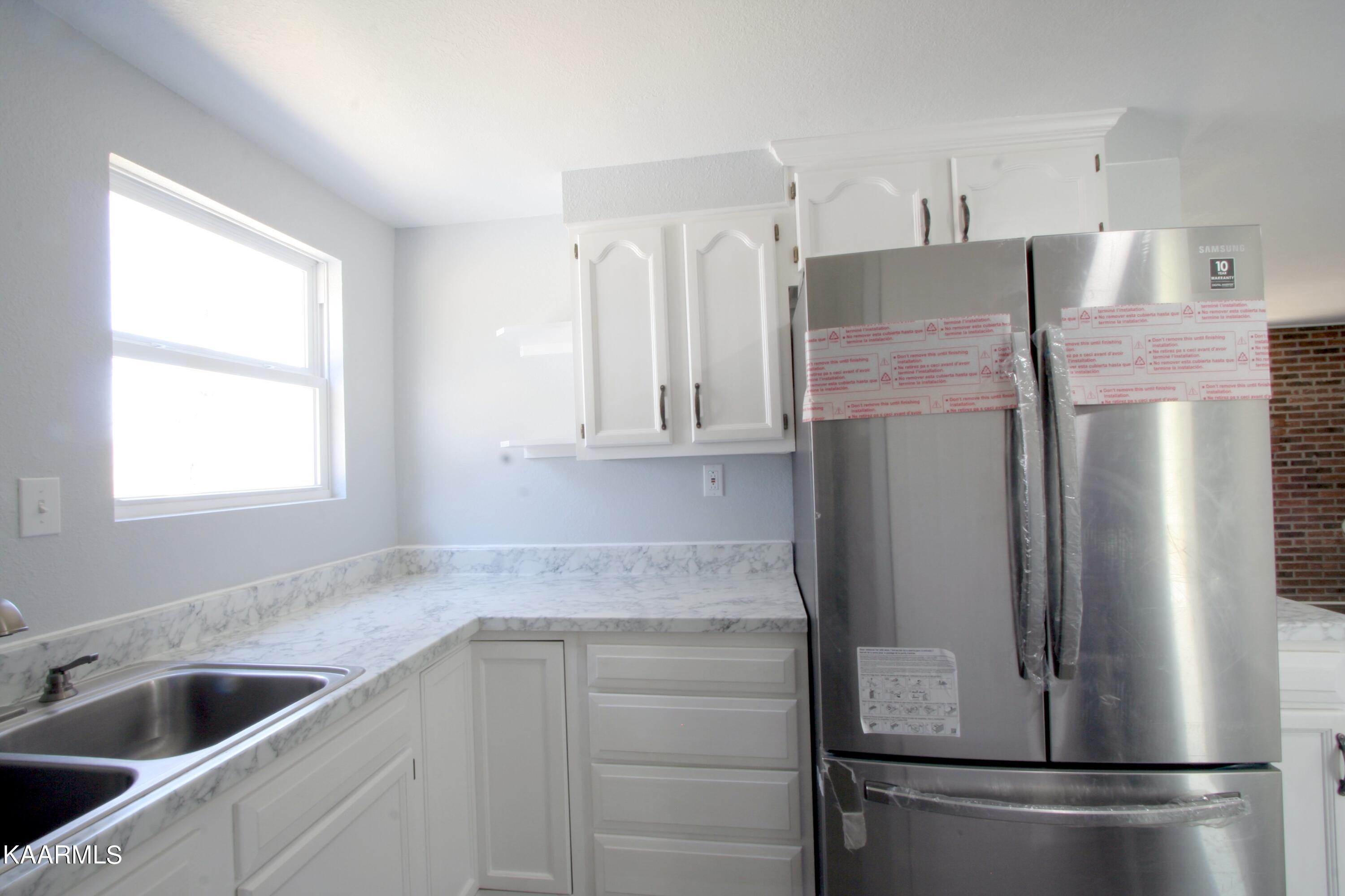 501 Wallace Road Luttrell, TN 37779 - Photo 10 of 38 Kitchen Dishwshr. & SXS Fridge-Freezer 1