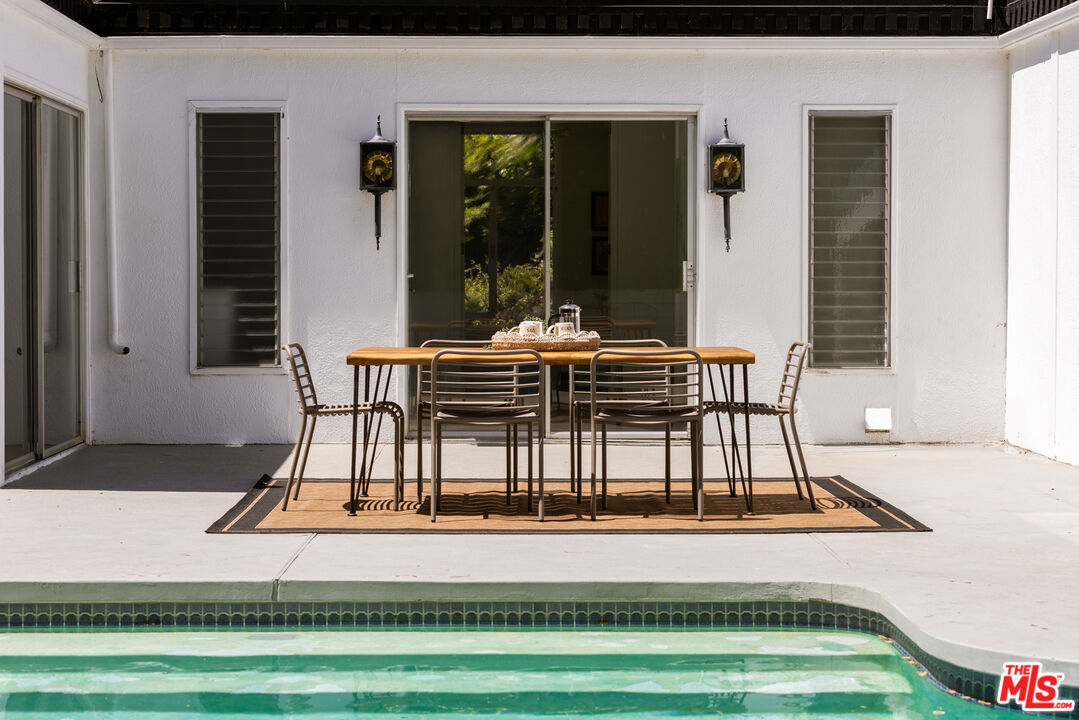 936 Chantilly Road Los Angeles, CA 90077 - Photo 30 of 33 Gallery Image 30