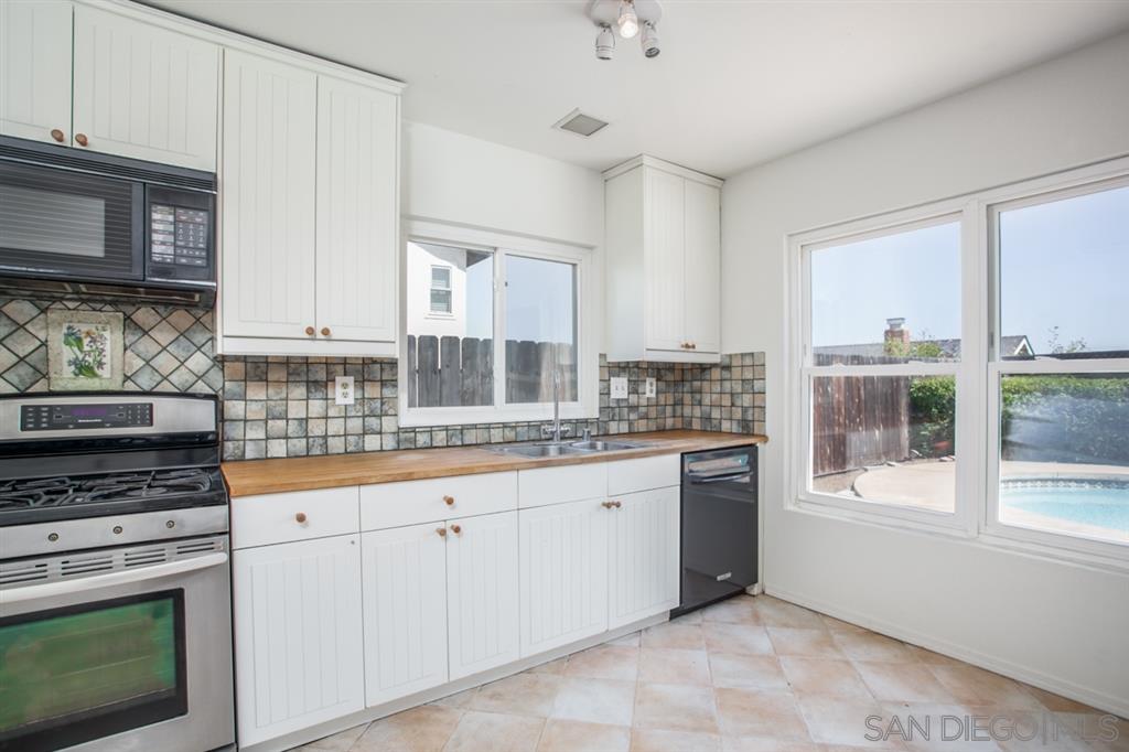 11030 Crystal Springs Road Santee, CA 92071 - Photo 10 of 24