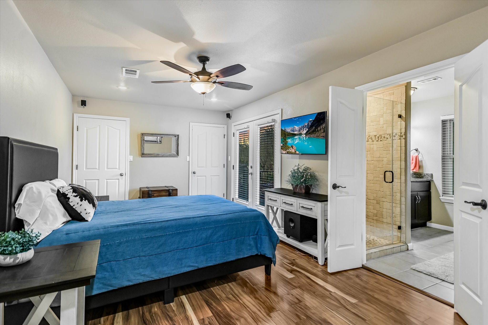 1801 Sun Lake Round Rock, TX 78681 - Photo 20 of 31 Upstairs bedroom 4 is also quite large. It has double doors to a large walk in closet, a door to the upper balcony, and an en-suite full bathroom.