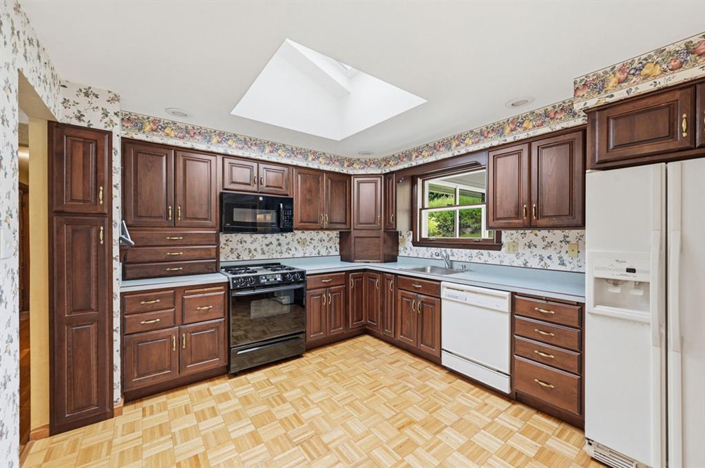 8244 Coach Court Allison Park, PA 15101 - Photo 14 of 50