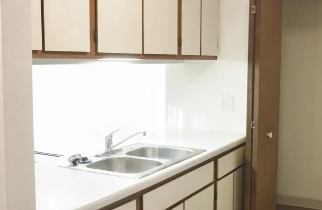 $777 | 839 South Clinton Street, Stockbridge, MI 49285