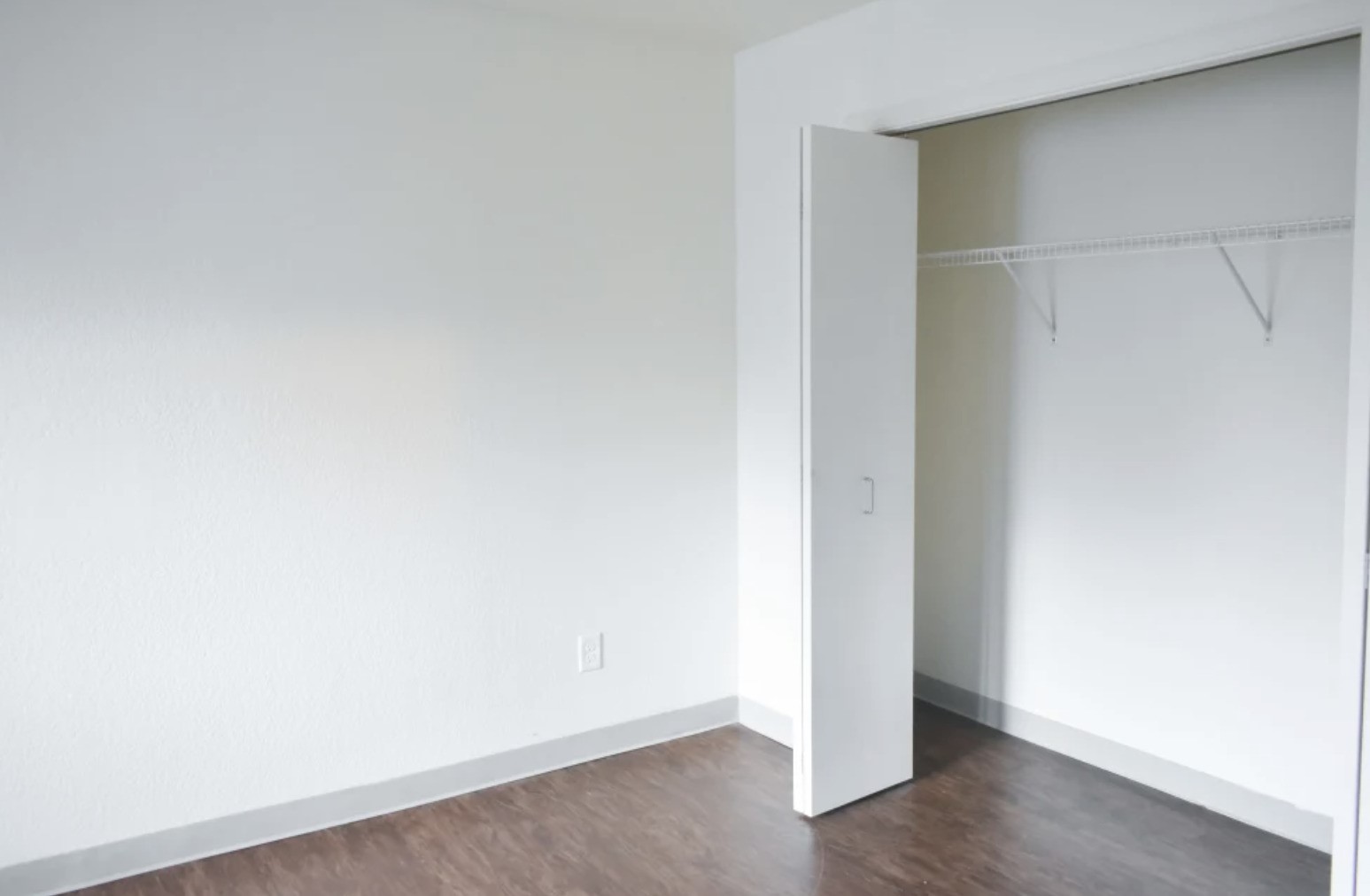 839 South Clinton Street Stockbridge, MI 49285 - Photo 8 of 29 a view of an empty room
