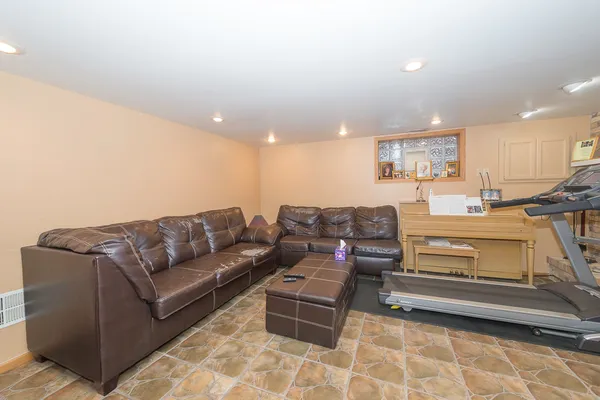 $559,000 | 3916 North Pontiac Avenue, Chicago, IL 60634