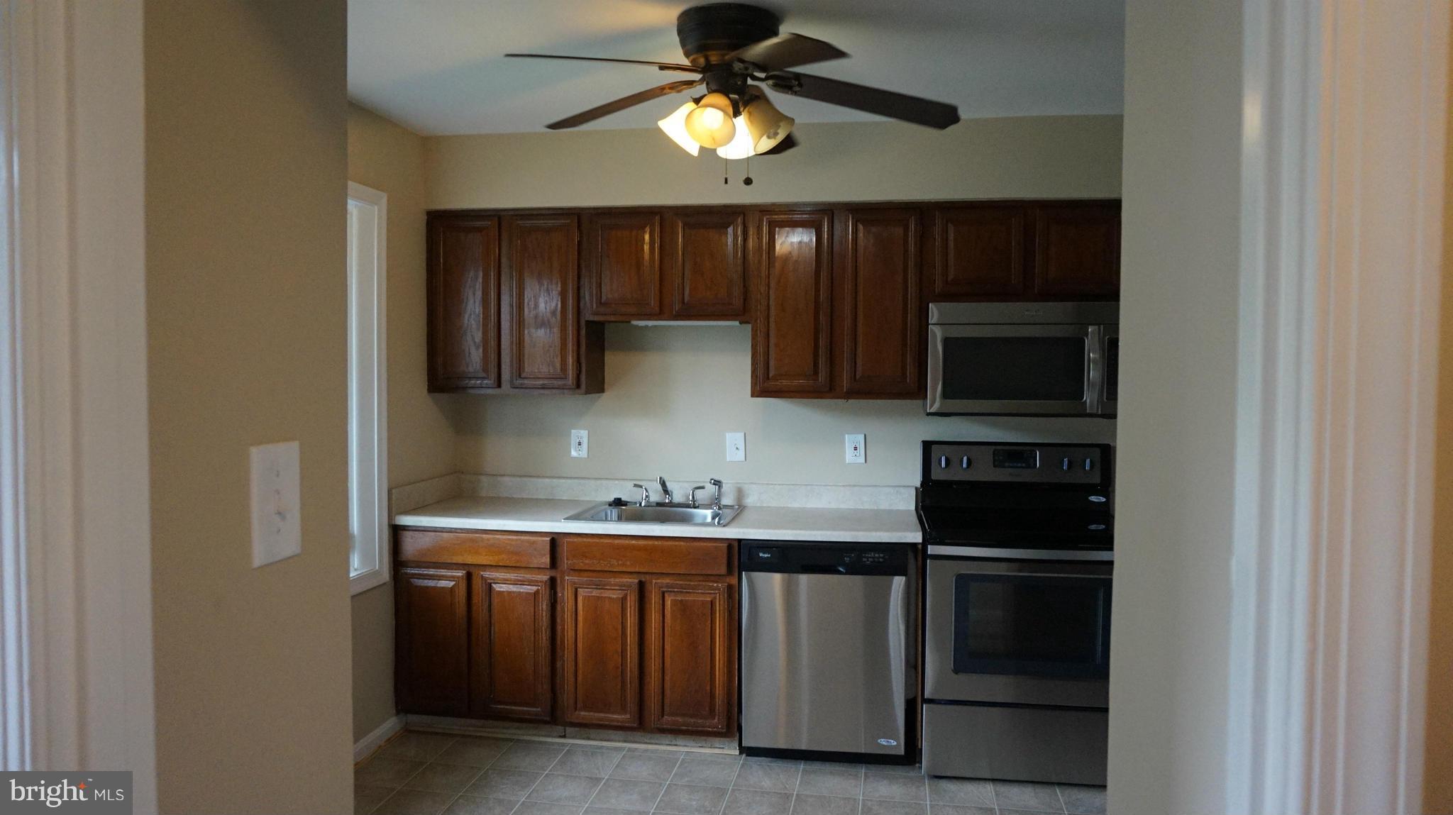 2952 Seminole Road Woodbridge, VA 22192 - Photo 3 of 24 Kitchen