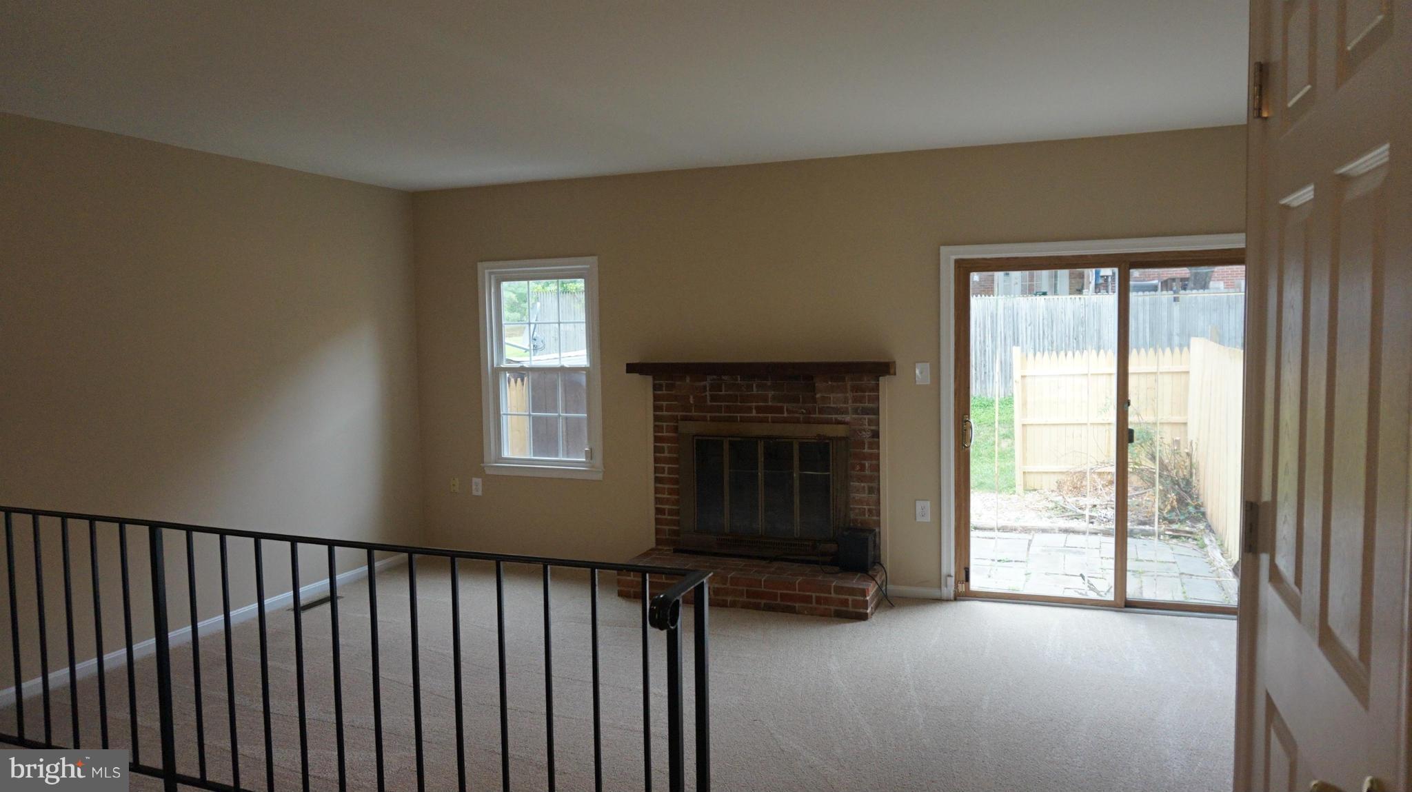 2952 Seminole Road Woodbridge, VA 22192 - Photo 7 of 24 Living Room