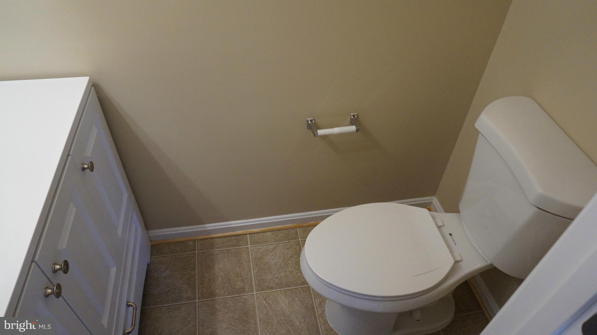 2952 Seminole Road Woodbridge, VA 22192 - Photo 8 of 24 Bath