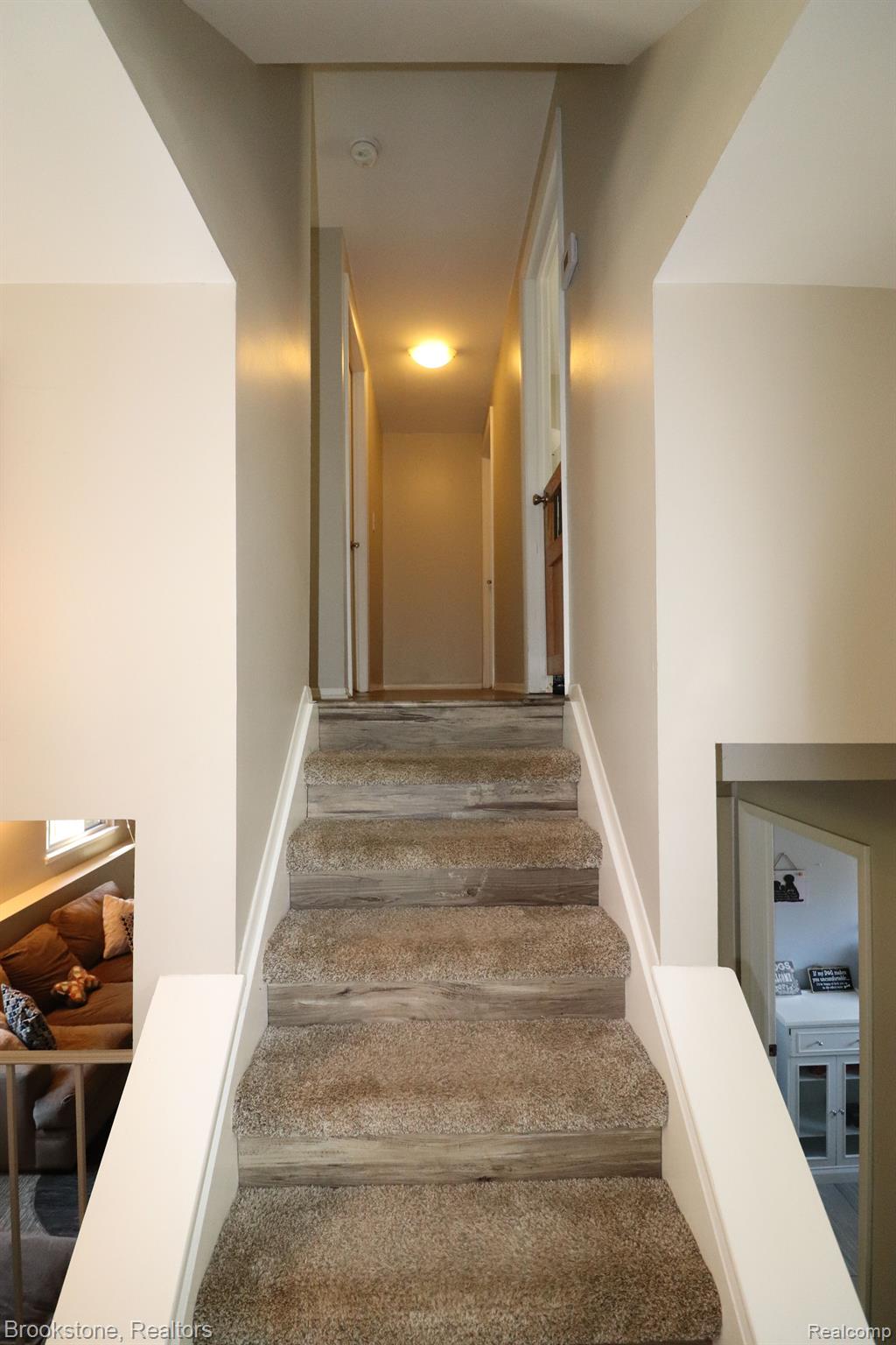 30089 Merrick Warren, MI 48092 - Photo 26 of 53 upstairs hall