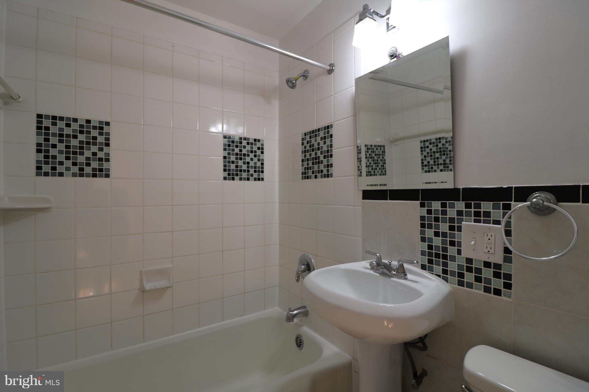 12301 Charles Road Silver Spring, MD 20906 - Photo 14 of 29 Bath