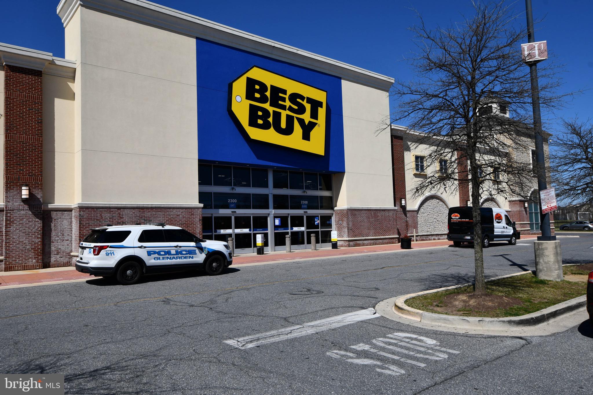 9205 Rice Avenue Lanham, MD 20706 - Photo 58 of 68 a car parked in front of a building
