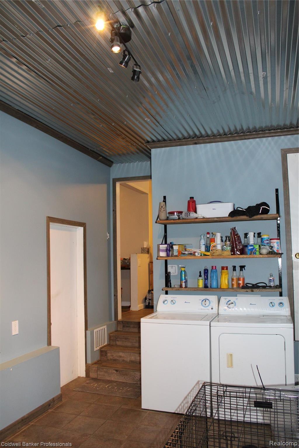 1810 Mayfield Road Lapeer, MI 48446 - Photo 14 of 32 IMG_0151.JPG