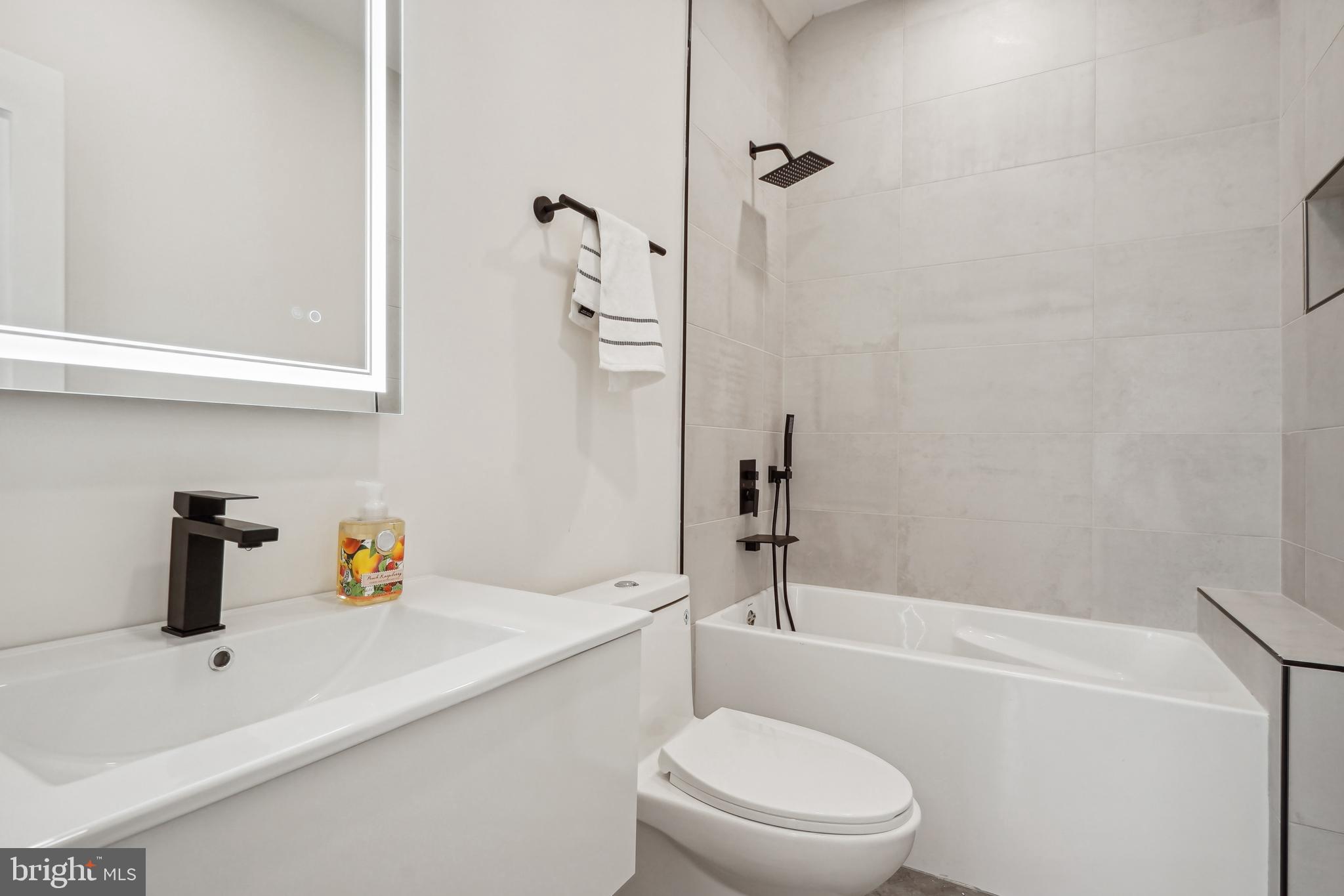 1307 Longfellow Street Northwest, Unit 8 Washington, DC 20011 - Photo 23 of 25