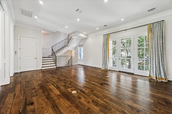 $1,649,000 | 2413 Mimosa Drive, Houston, TX 77019