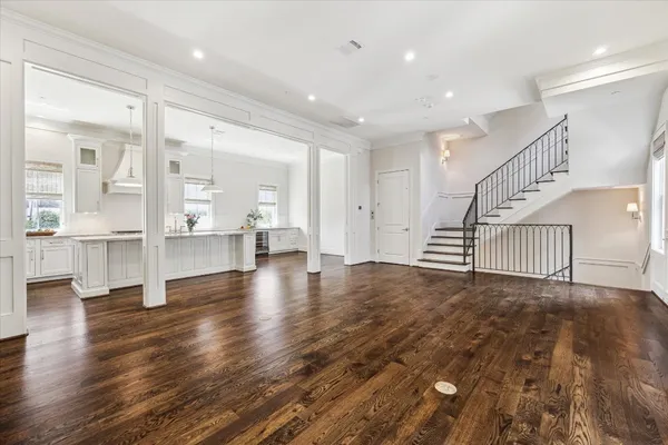 $1,649,000 | 2413 Mimosa Drive, Houston, TX 77019