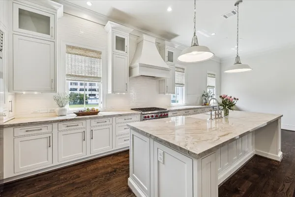 $1,649,000 | 2413 Mimosa Drive, Houston, TX 77019