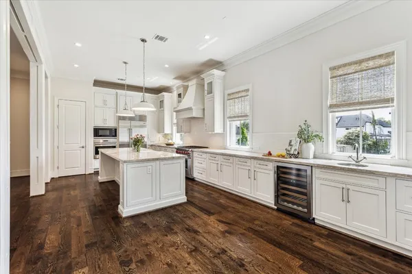 $1,649,000 | 2413 Mimosa Drive, Houston, TX 77019