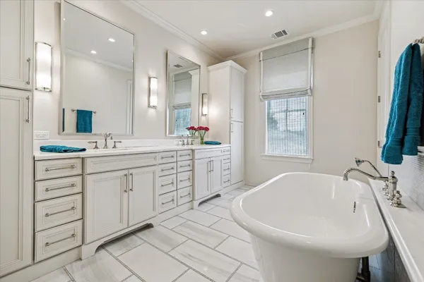 $1,649,000 | 2413 Mimosa Drive, Houston, TX 77019