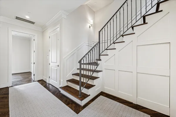 $1,649,000 | 2413 Mimosa Drive, Houston, TX 77019