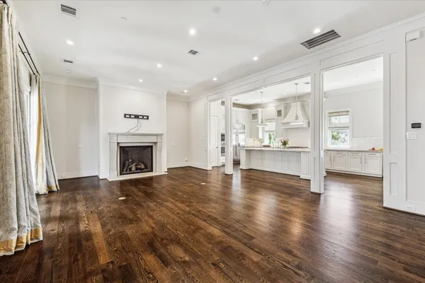 $1,649,000 | 2413 Mimosa Drive, Houston, TX 77019