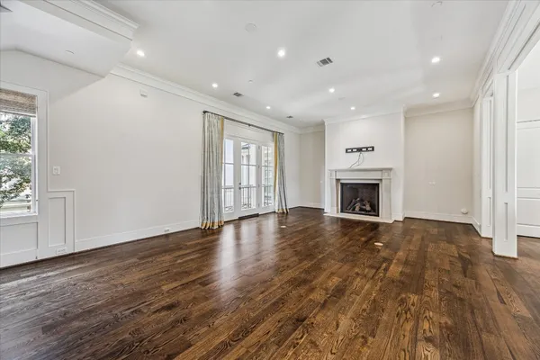 $1,649,000 | 2413 Mimosa Drive, Houston, TX 77019
