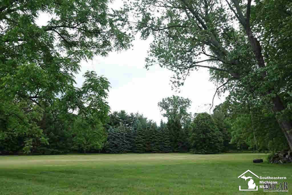1319 East Hurd Road Monroe, MI 48162 - Photo 33 of 33 21310062-32.JPG