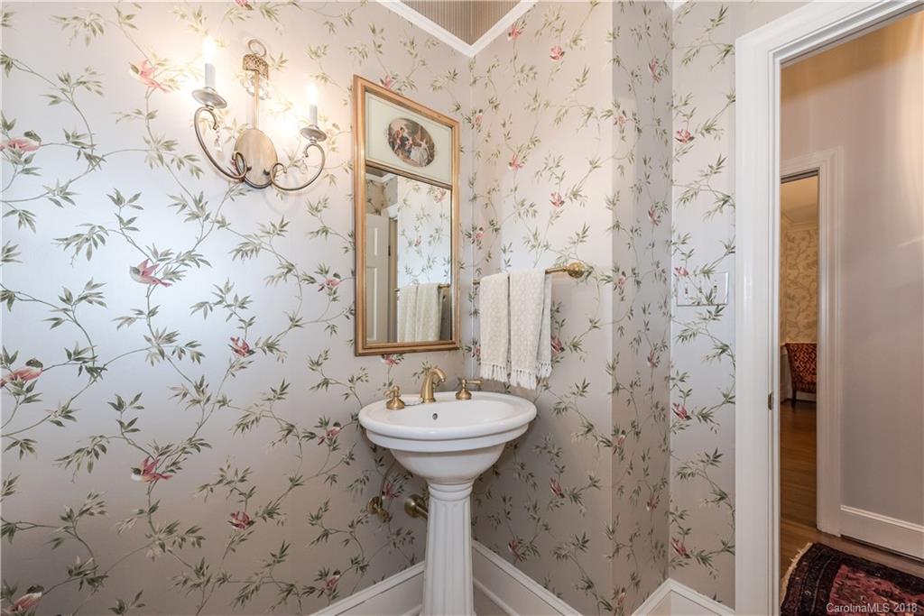 4100 Foxcroft Road Charlotte, NC 28211 - Photo 17 of 36 Gallery Image 17
