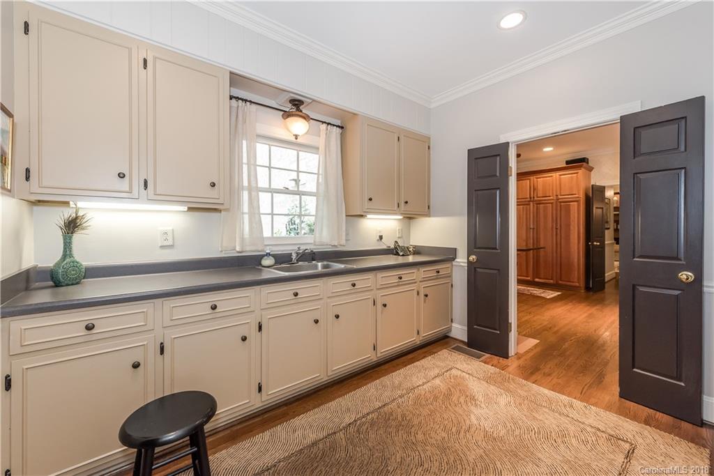 4100 Foxcroft Road Charlotte, NC 28211 - Photo 18 of 36 Gallery Image 18
