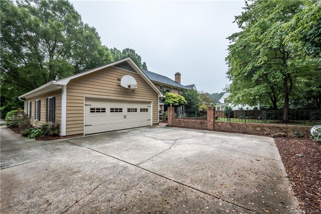 4100 Foxcroft Road Charlotte, NC 28211 - Photo 31 of 36 Gallery Image 31