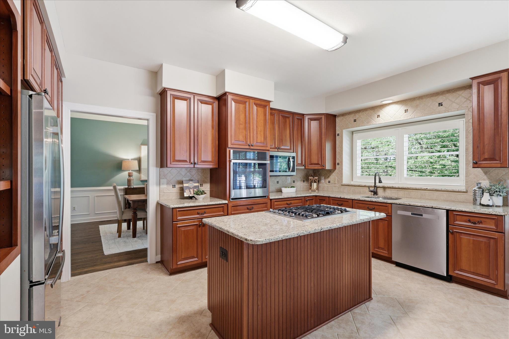 5014 Glen Park Road Annandale, VA 22003 - Photo 13 of 80 Kitchen with Island