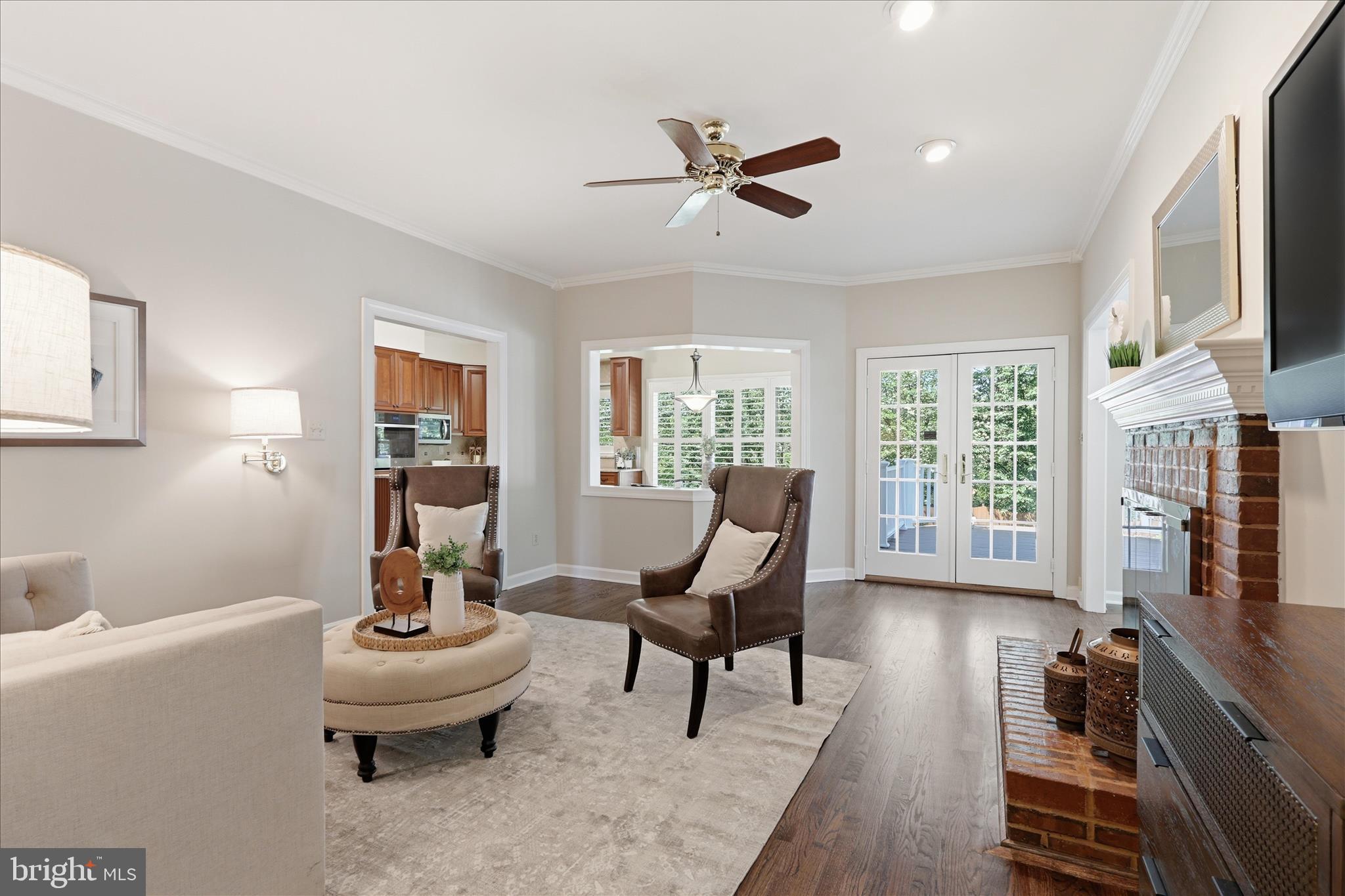 5014 Glen Park Road Annandale, VA 22003 - Photo 18 of 80 Family Room w/ French doors to Trex Deck