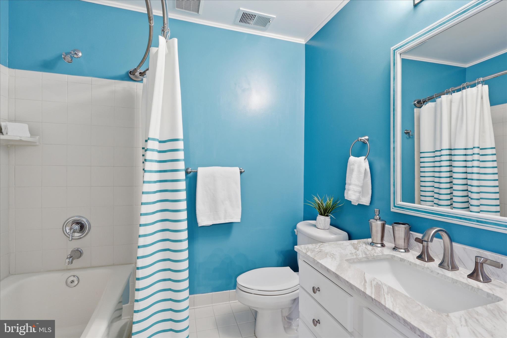 5014 Glen Park Road Annandale, VA 22003 - Photo 38 of 80 En-suite bath