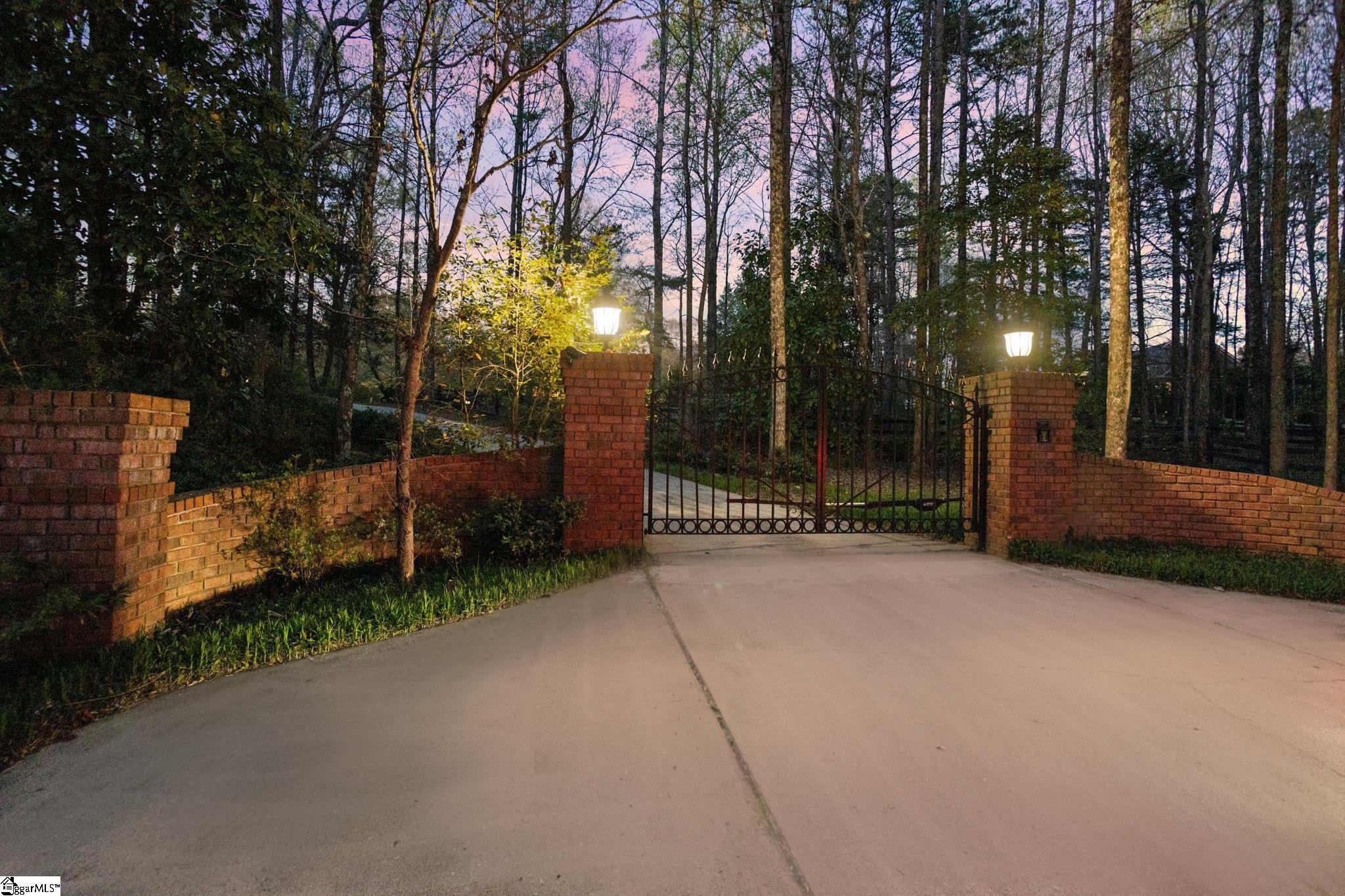 208 Holland Road Simpsonville, SC 29681 - Photo 4 of 50