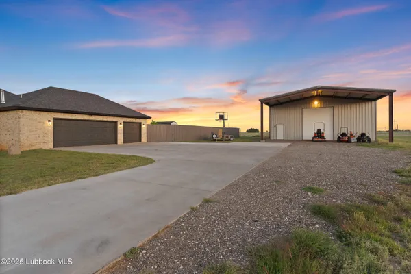 $799,999 | 5125 County Road 7930, Lubbock, TX 79424