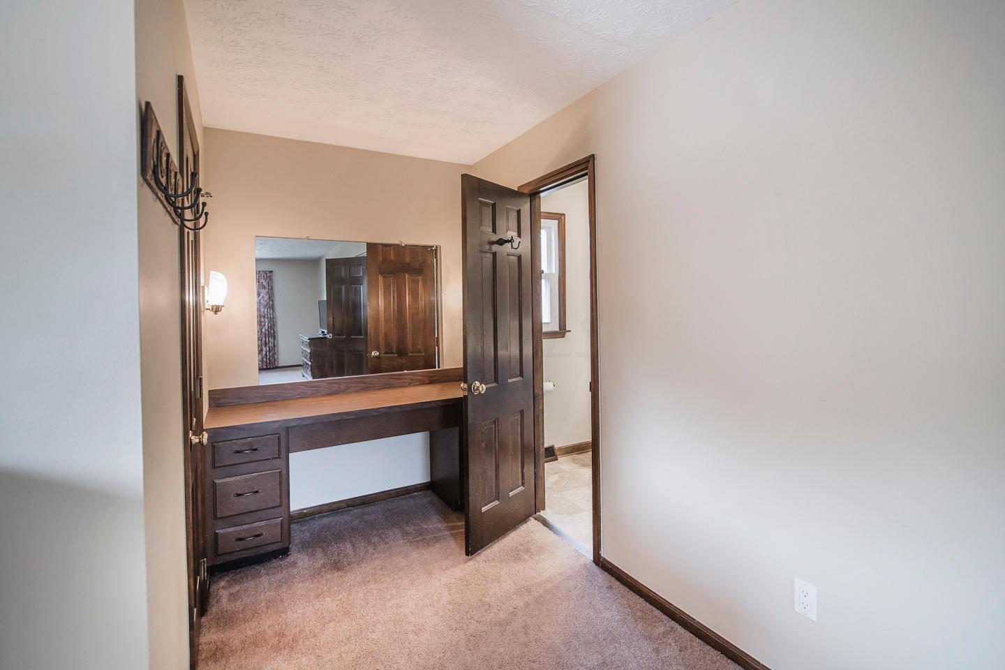 5475 Cedarbush Road Columbus, OH 43229 - Photo 21 of 35 Gallery Image 21