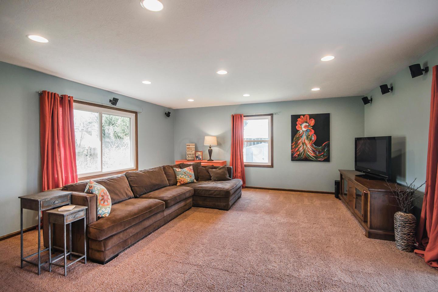 5475 Cedarbush Road Columbus, OH 43229 - Photo 6 of 35 Gallery Image 6