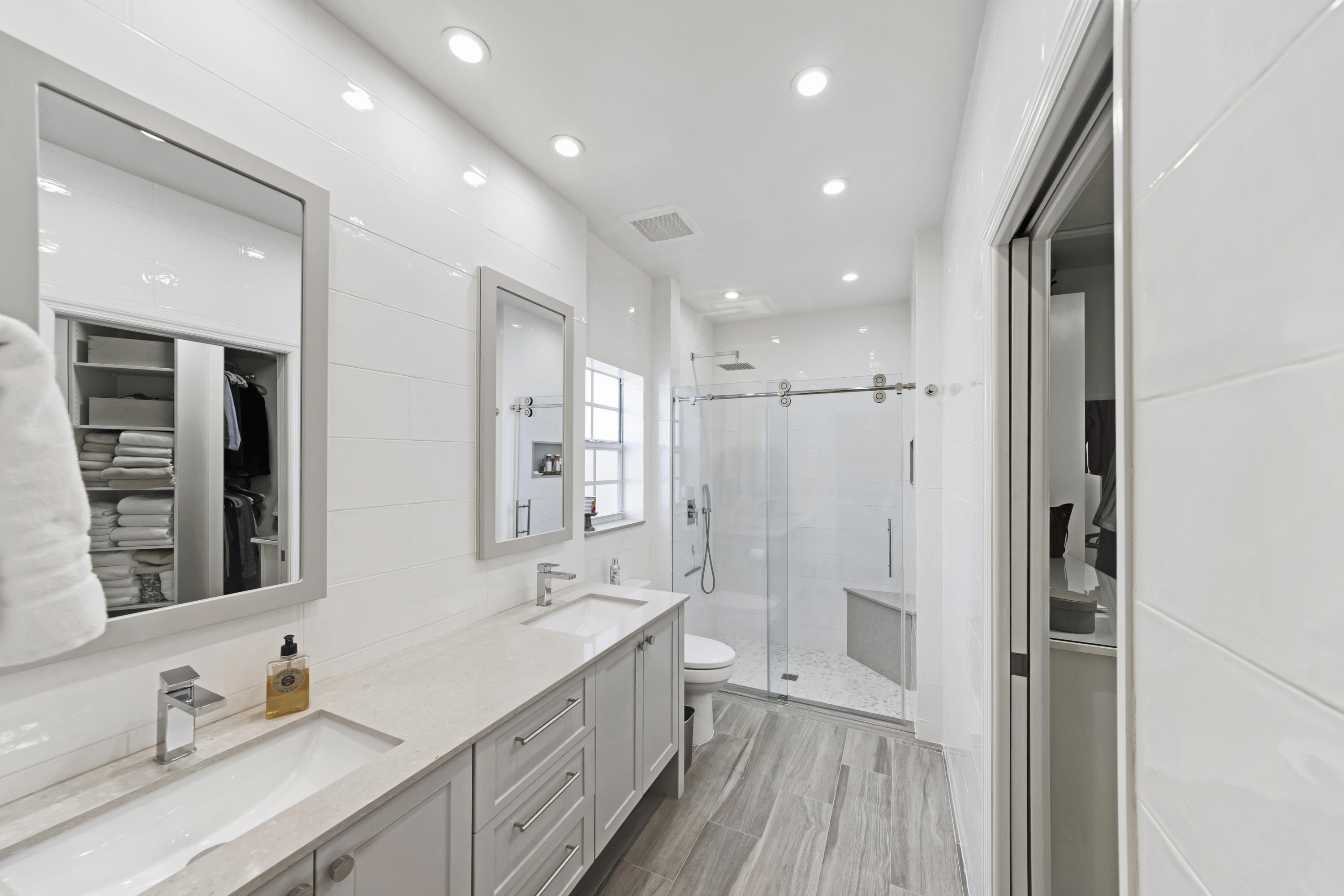 6071 Caladium Road Delray Beach, FL 33484 - Photo 8 of 36 8 Msater Bathroom 6071 Caladium
