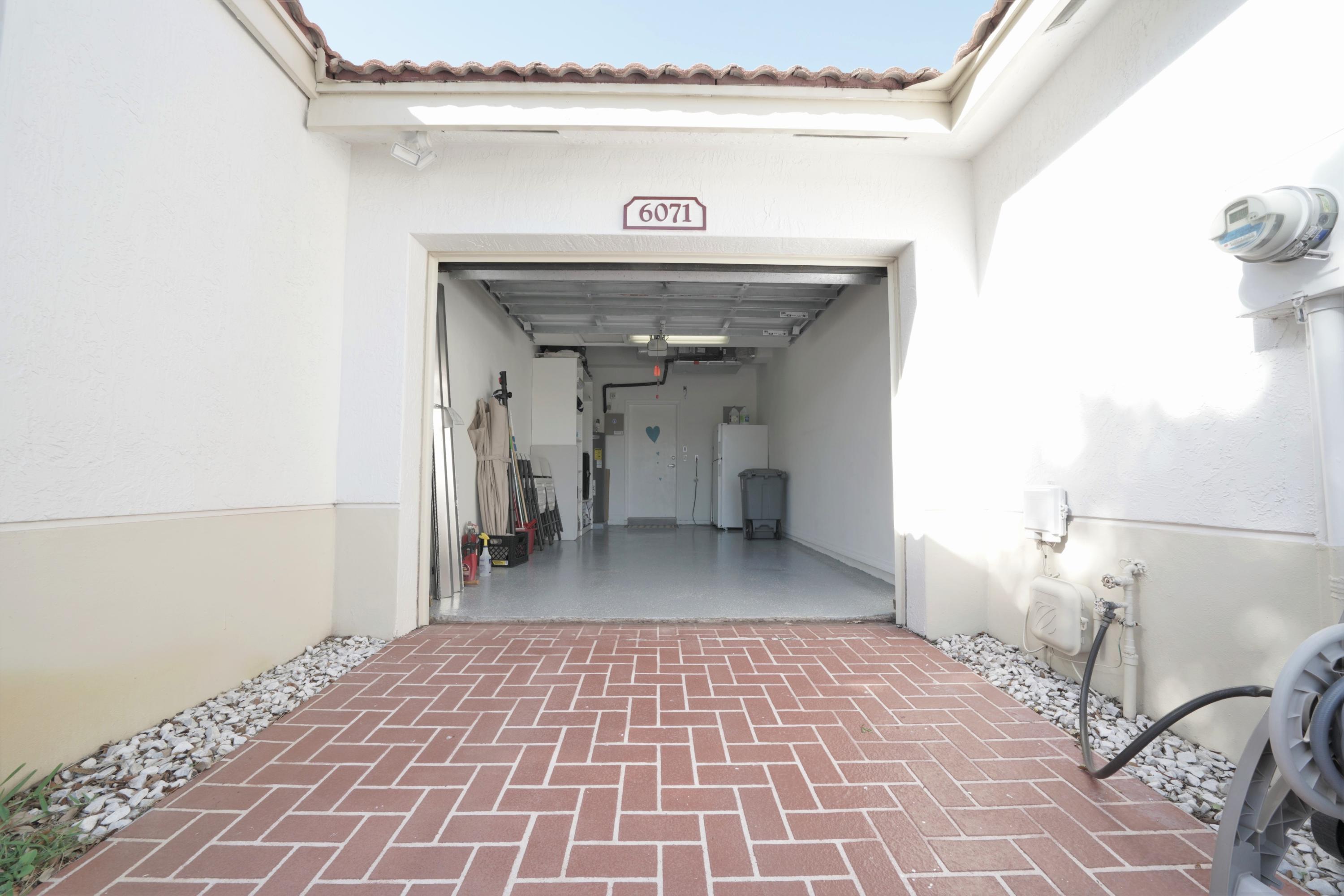 6071 Caladium Road Delray Beach, FL 33484 - Photo 10 of 36 xtra Garage