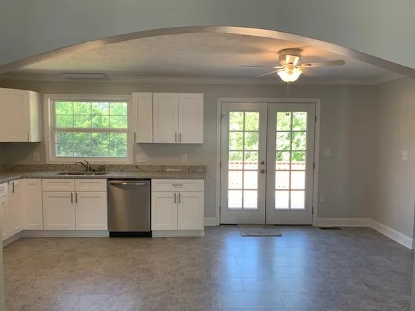 $2,000 | 1420 Central Drive, Southern Pines, NC 28387