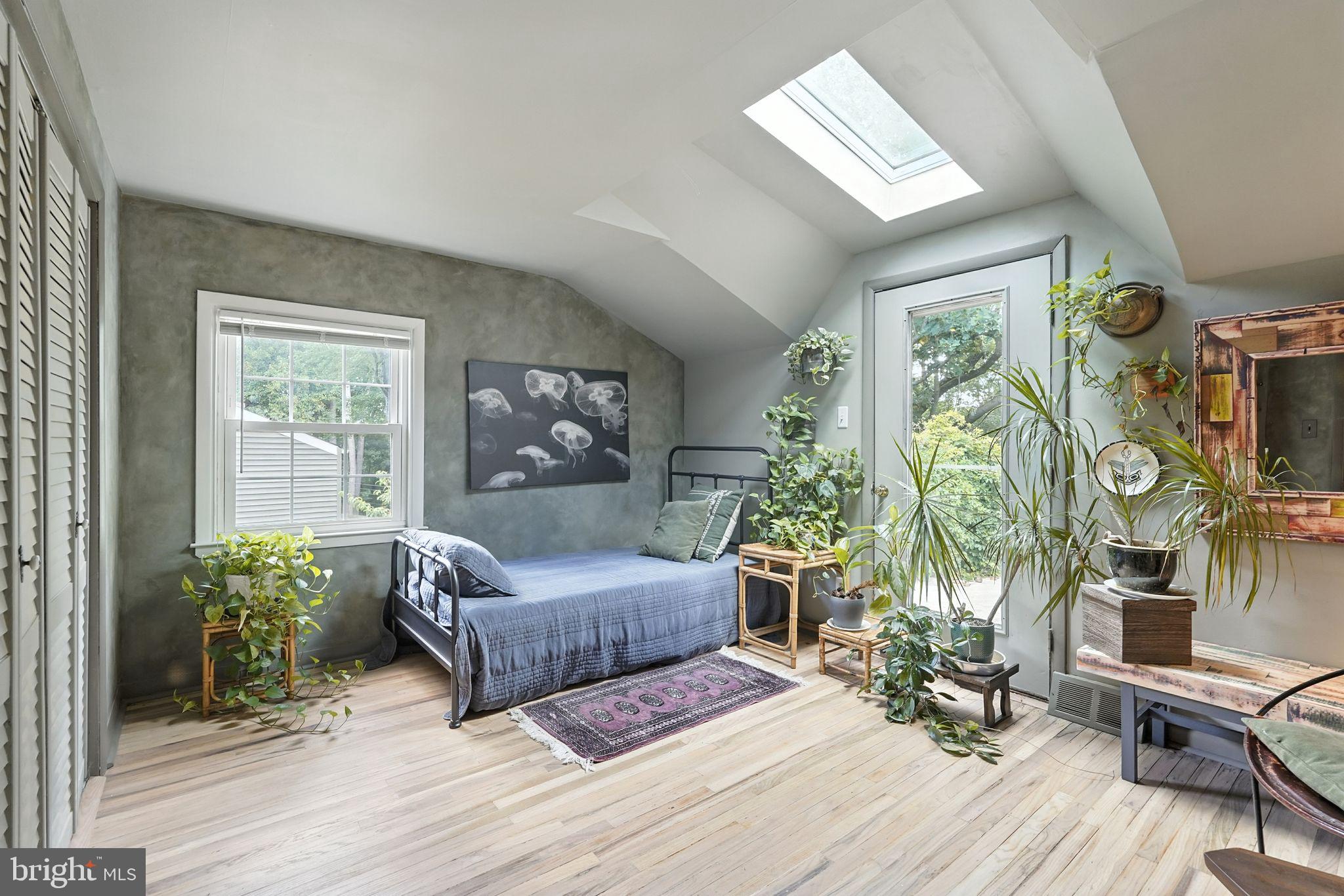 8420 Chippewa Road Philadelphia, PA 19128 - Photo 12 of 30 a living room with furniture and wooden floor