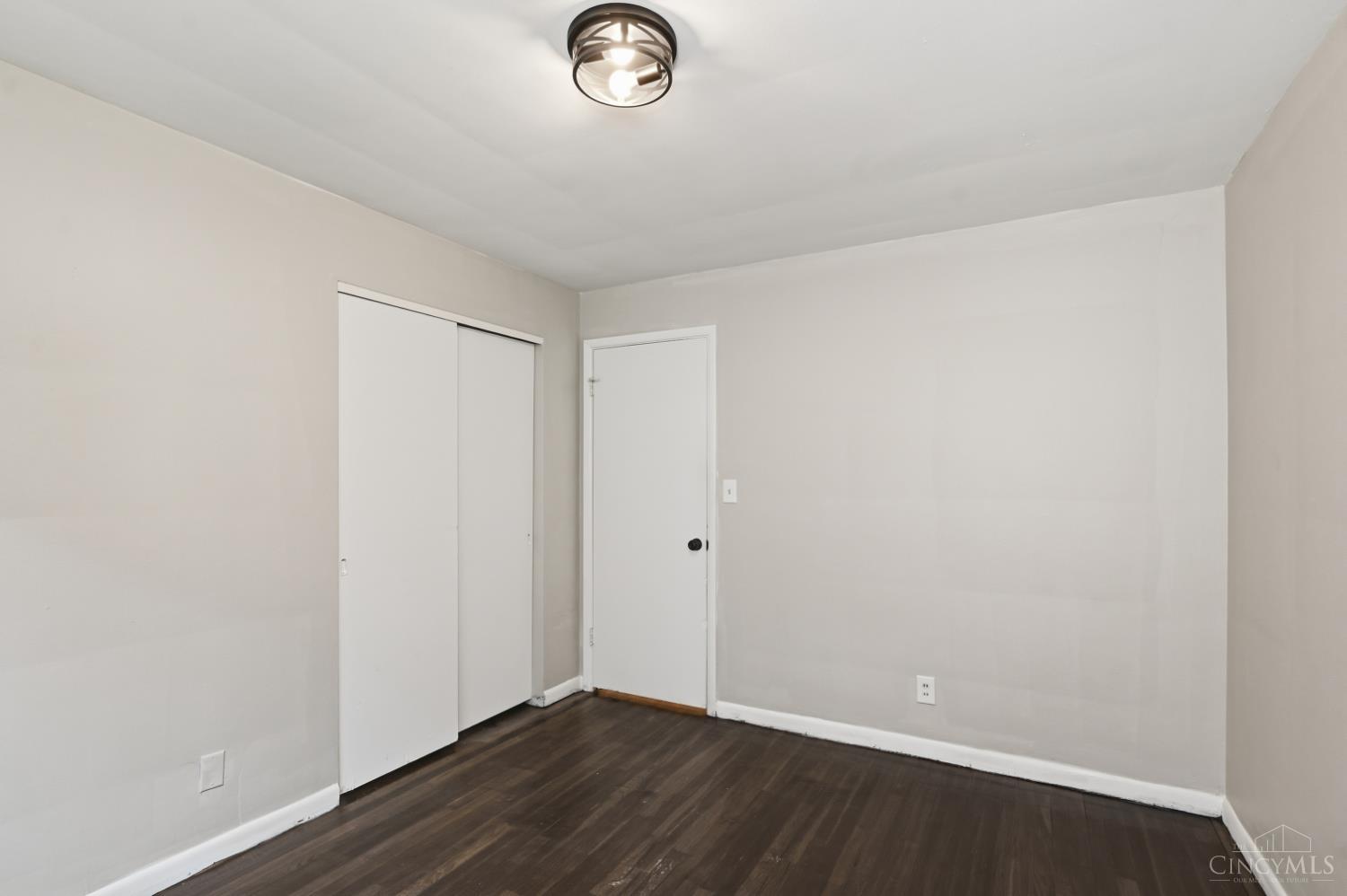 6155 Ridge Avenue Cincinnati, OH 45213 - Photo 13 of 21