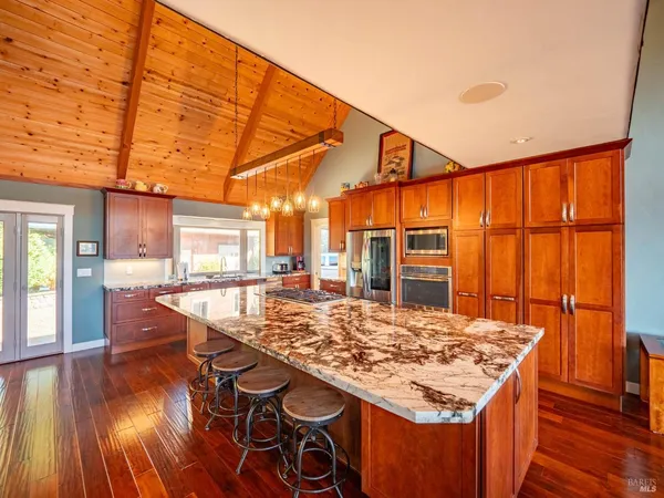 $3,250,000 | 43500 Crispin Road, Manchester, CA 95459