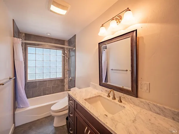 $3,250,000 | 43500 Crispin Road, Manchester, CA 95459