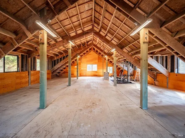 $3,250,000 | 43500 Crispin Road, Manchester, CA 95459