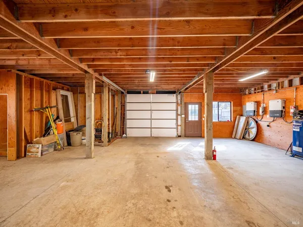 $3,250,000 | 43500 Crispin Road, Manchester, CA 95459