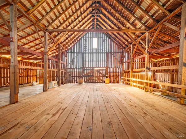 $3,250,000 | 43500 Crispin Road, Manchester, CA 95459