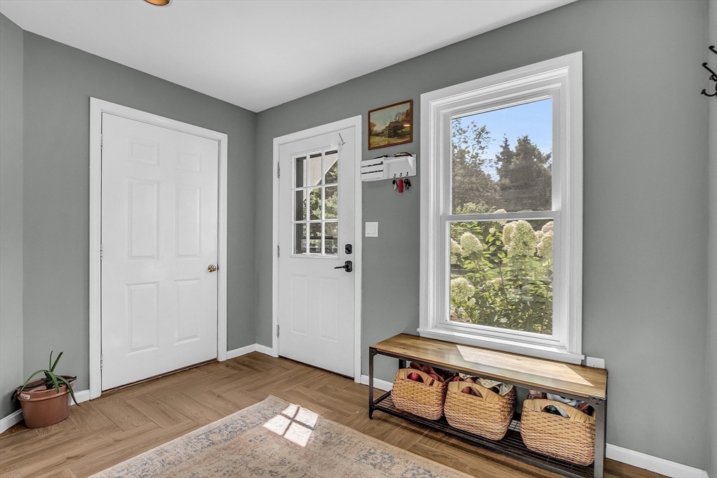 71B South Road Pepperell, MA 01463 - Photo 5 of 42